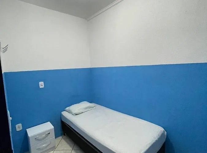 Portaria e circulação de hóspedes só até 23 horas - Reabre às 5 horas - Compartilhado Tompell Hostel Ponta Porã