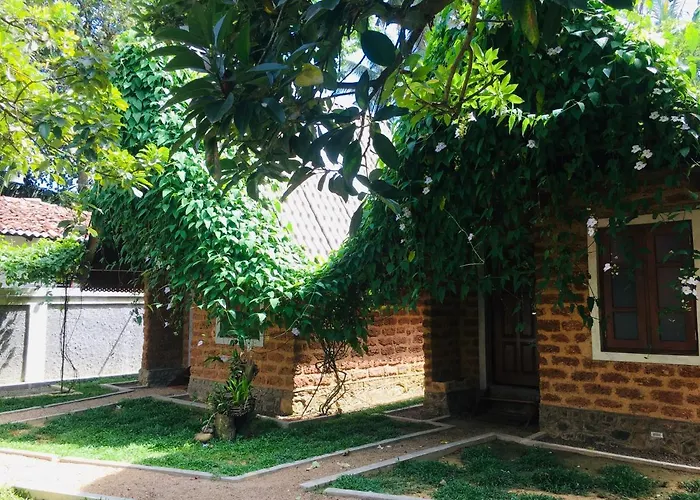 Hotels in Unawatuna