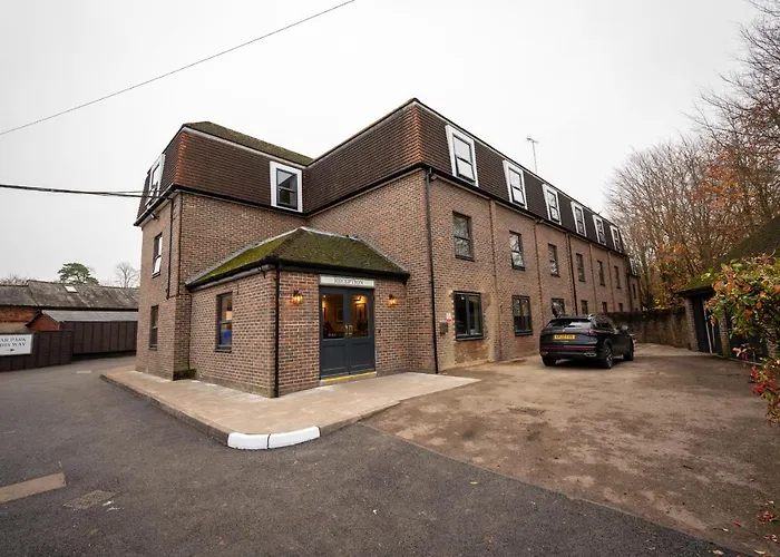 Harlow Hotels