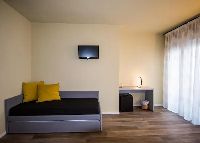 Hotel Eden Torri Del Benaco
