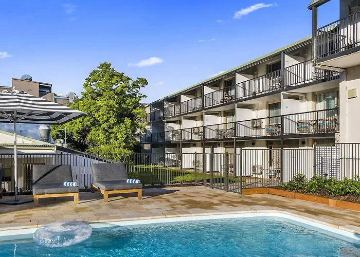 Culburra Beach Hotels