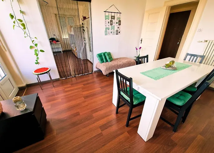 Comfortable Room 4 Minutes Walk To Basel Shared Apartment