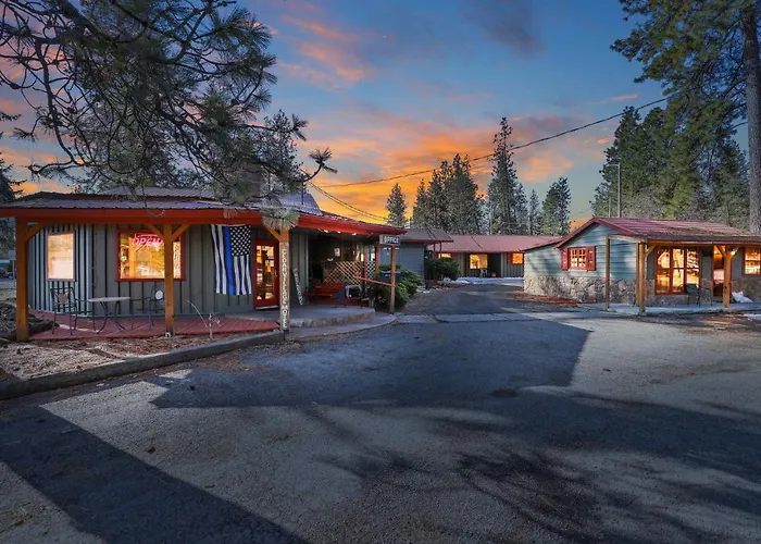 Cedar Village Motel & Rv