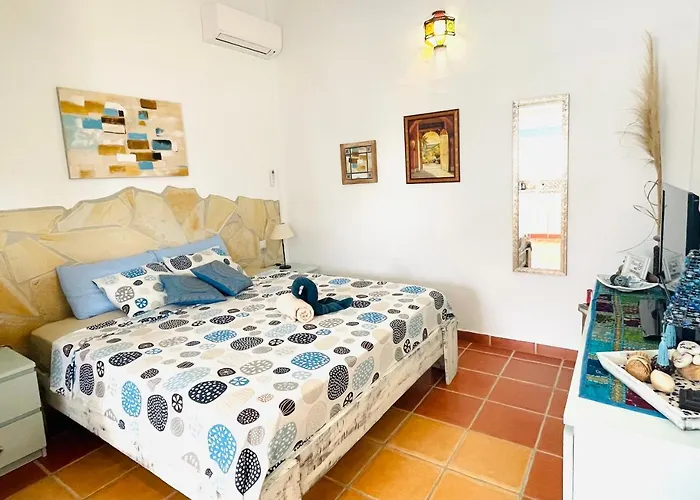 Casira, casitas en gastenkamers, Viñuela, Andalucía
