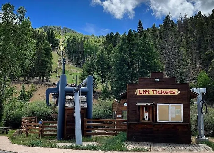 Three Bears Lodge Red River
