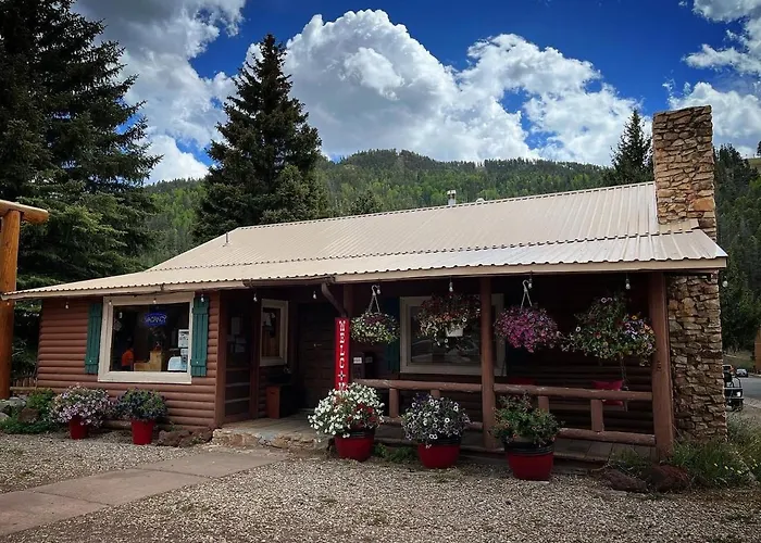 Three Bears Lodge Red River
