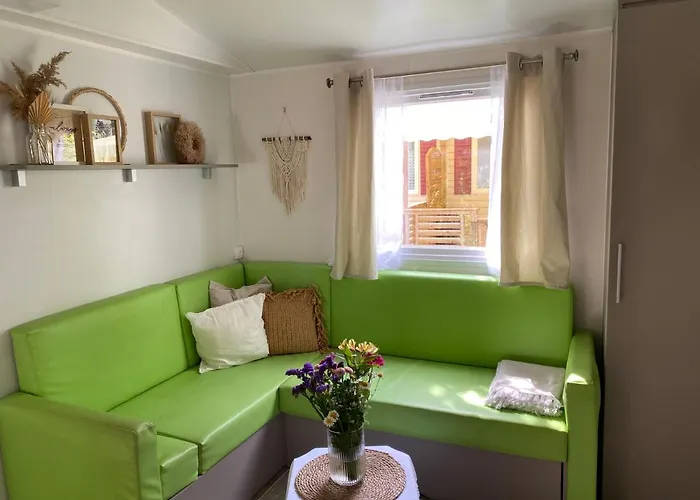 Ruhig Gelegenes Mobilhome La Carabasse Vias