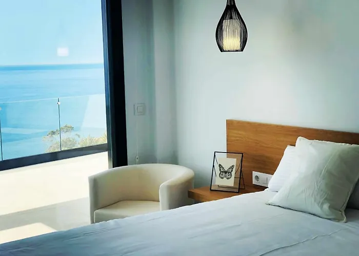 Villa El Buzo solo cuatro habitaciones en regimen alojamiento y desayuno Zahara de los Atunes