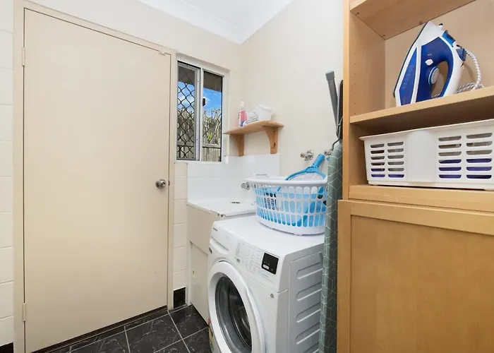 Vibrant, Lovely 3Br Family Home