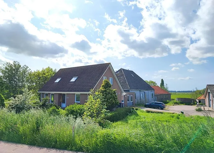 Guesthouse At The Amstel River With 2Br 2Ba And Garden