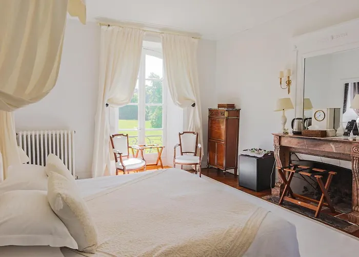 Champigne Hotels