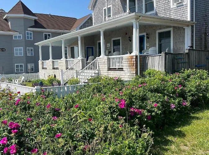 Inkwell Beach Cottage Oak Bluffs