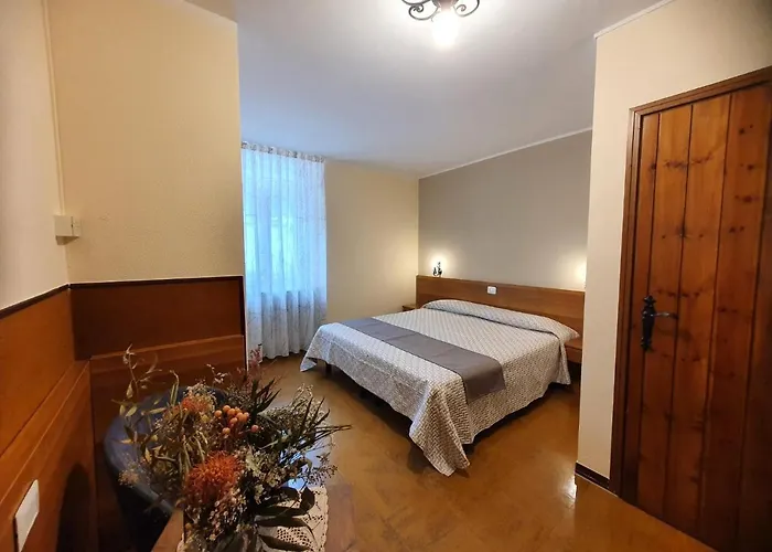 Hotéis de Tirano