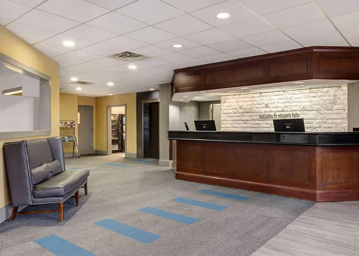 Days Inn By Wyndham Niagara Falls Near The Falls