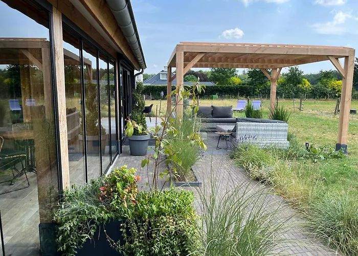 't Heidepaleis Bed and Breakfast Garderen