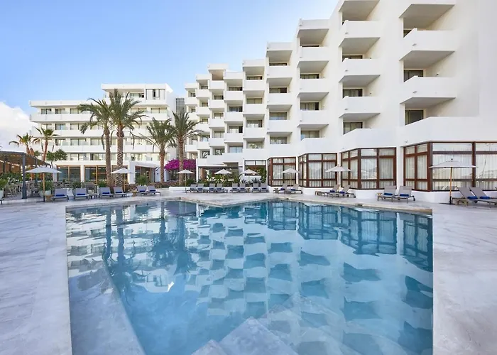 Hotel Tres Torres Santa Eulalia del Río