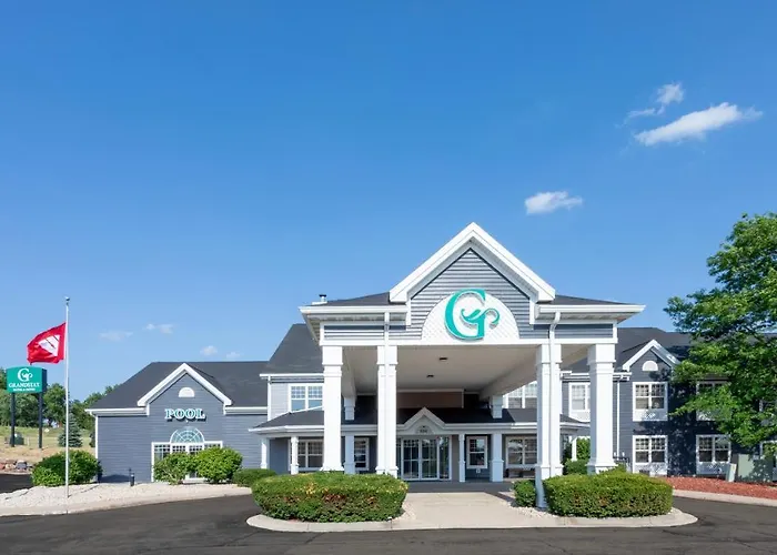 Waunakee Hotels