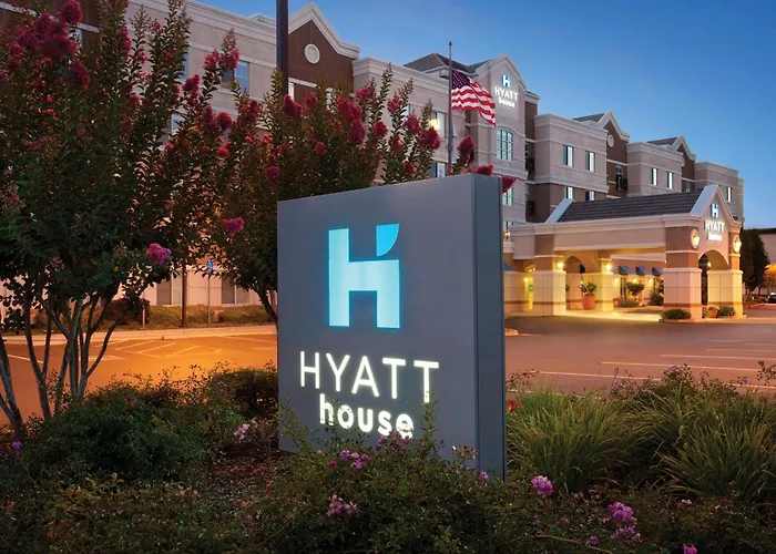 Pleasant Hill Hotels