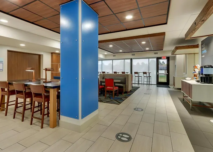 Holiday Inn Express & Suites Troy By Ihg