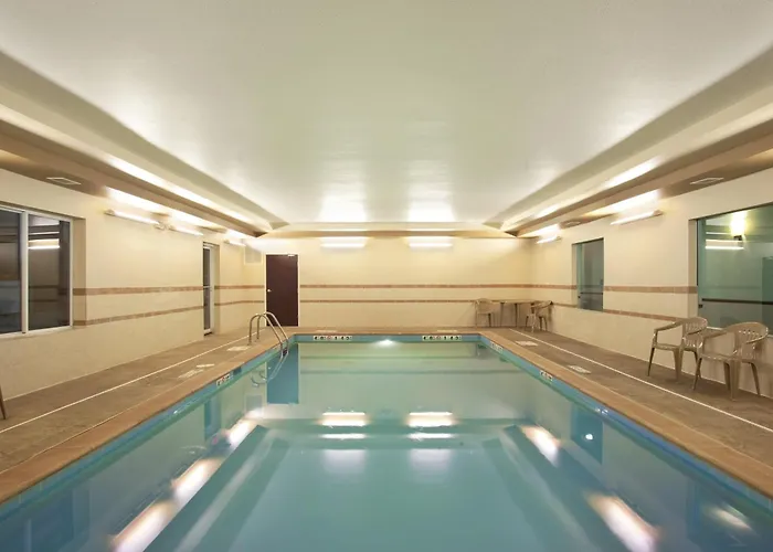 Le Roy Hotels