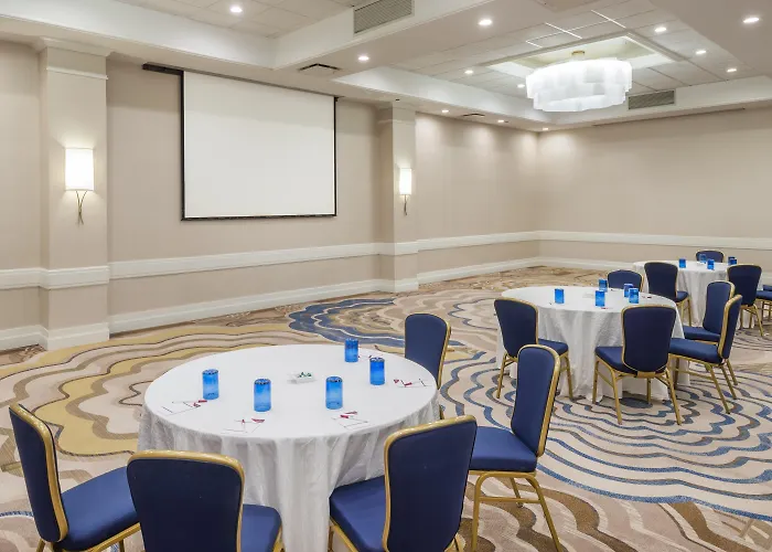White Plains Hotels