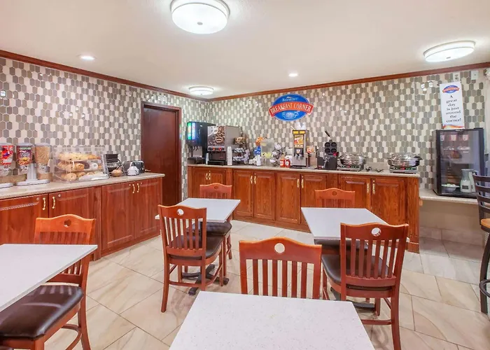 Baymont By Wyndham Grand Rapids Airport Hotel Cascade
