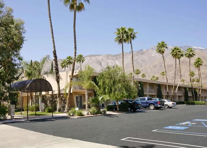 Days Inn By Wyndham Palm Springs