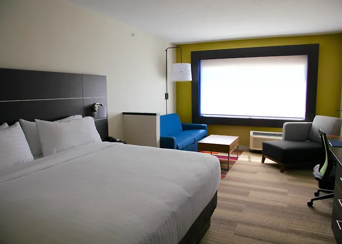 Holiday Inn Express & Suites Oswego By Ihg