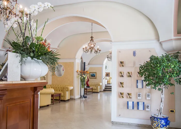 Lloyd'S Baia Hotel Vietri