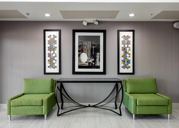 Holiday Inn Express & Suites Milton East I-10 By Ihg