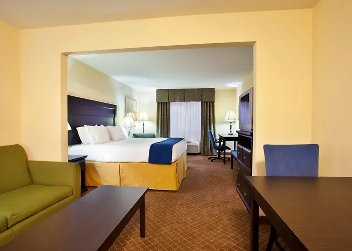 Lansing Hotels