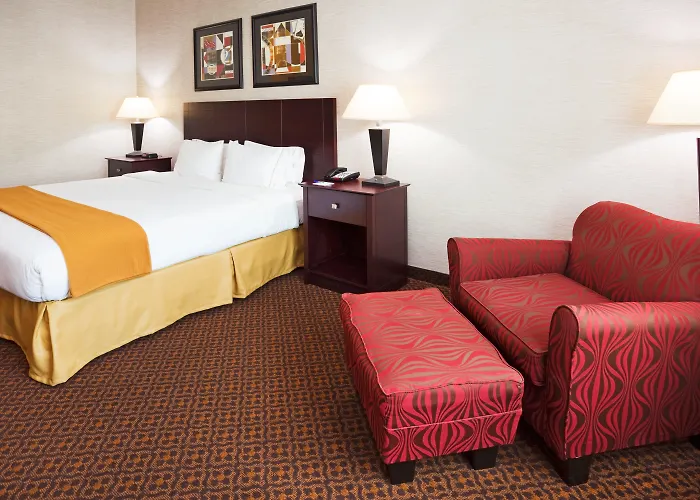 Carrollton Hotels