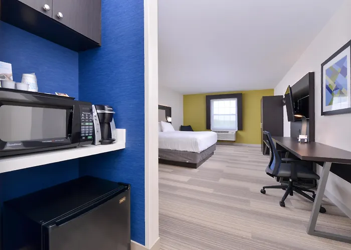 Holiday Inn Express Mystic By Ihg