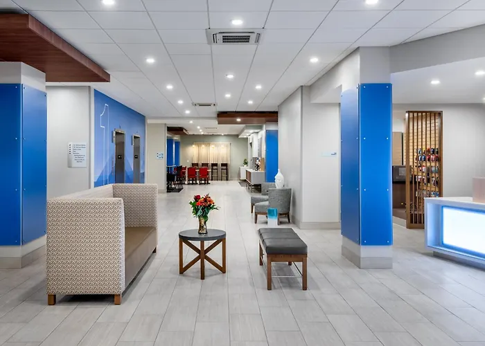 Santa Ana Hotels