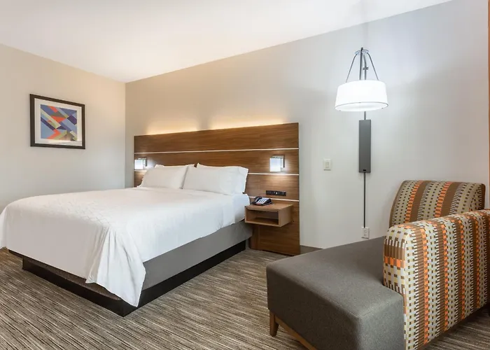 Holiday Inn Express & Suites Kearney By Ihg