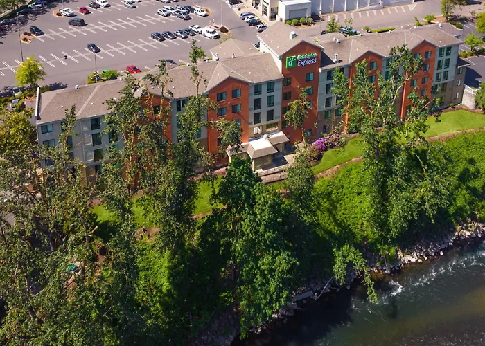 Gladstone Hotels