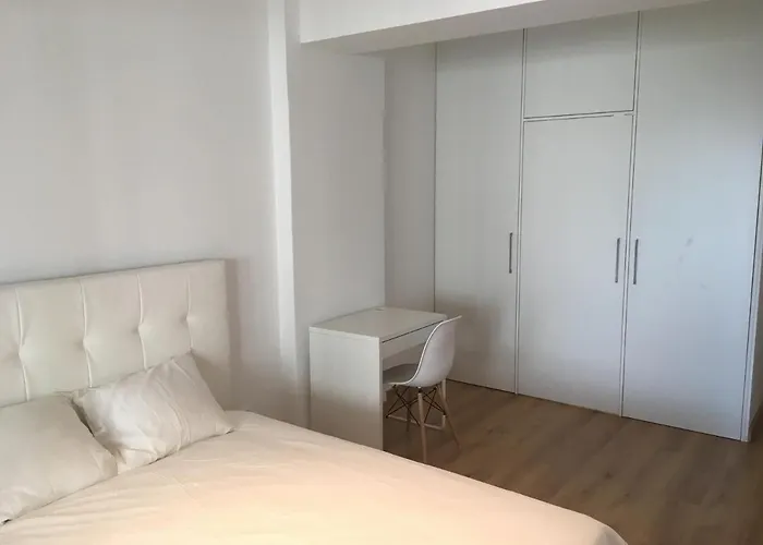 Bedrooms In Modern Guest House Almada