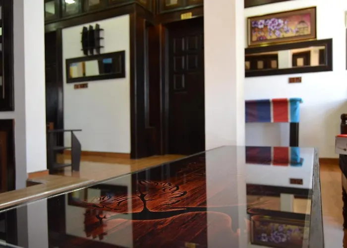Kalmunai Hotels
