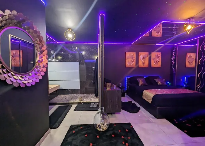 La Gold Room Jacuzzi & Sauna Prive