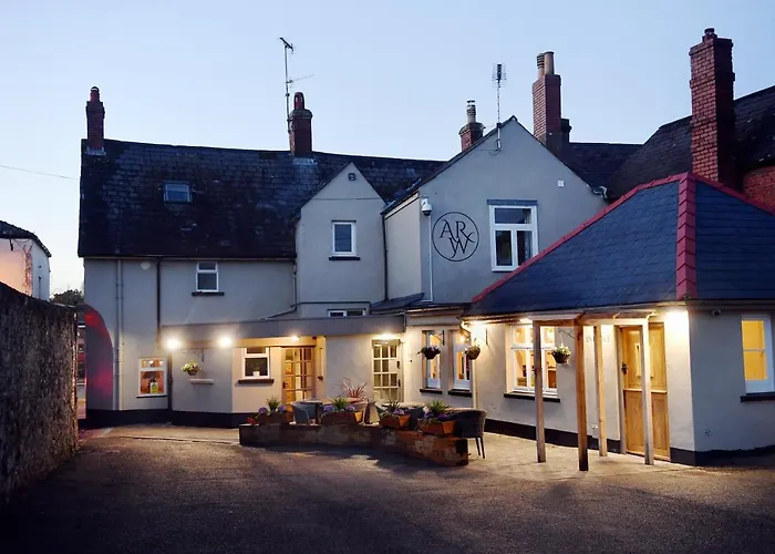 Usk Hotels