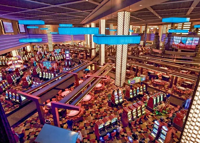 Devine Unit By Planet Hollywood Casino Strip Las Vegas