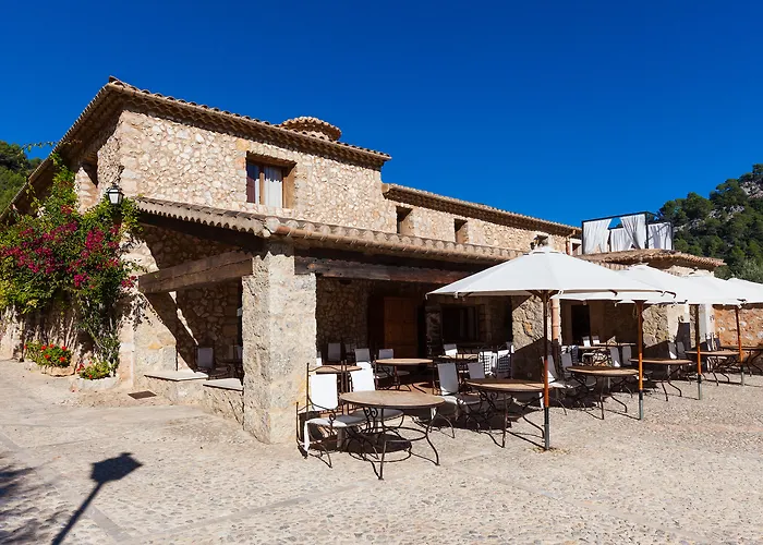 Hotels in Binibona