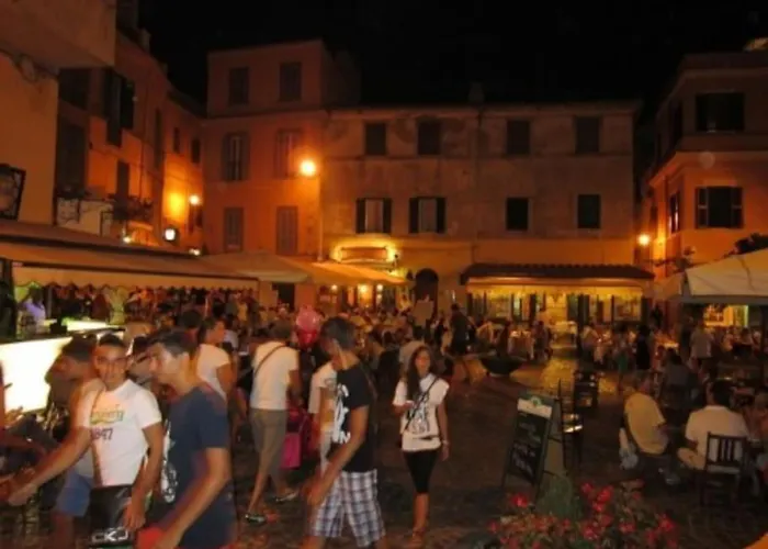 Bellissima Imbarcazione Accogliente E Spaziosa. Nettuno
