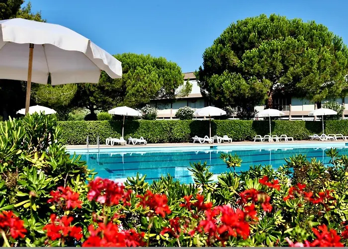 Apartment 4 Beds With Private Outdoor Area In Residence With Swimming-Pool In Marina Di Bibbona, Only 300 Meters From The Beach