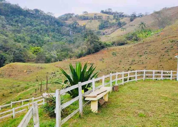 Sitio Cachoeira da Gomeira