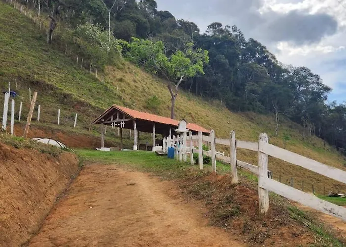 Sitio Cachoeira da Gomeira