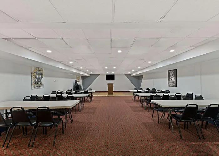 Quality Inn & Suites Council Bluffs - Omaha East
