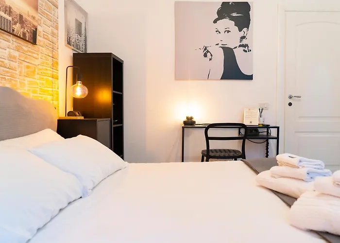 Salotto Piramide Bed and Breakfast Rome