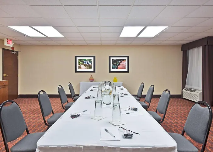 Barboursville Hotels