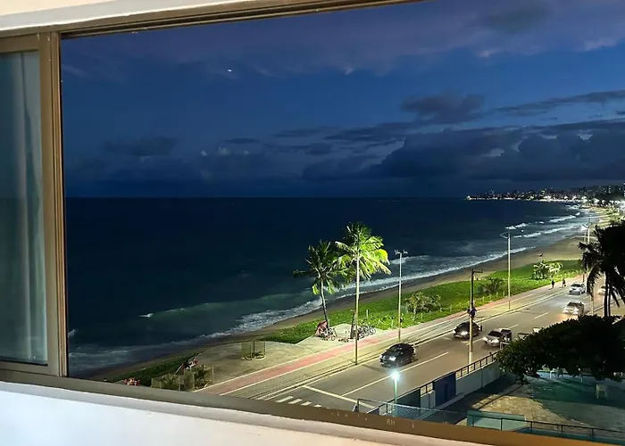 Flat em Hotel de Luxo beira mar da grife Ritz suítes com vista ampla para todo o mar da cruz das almas, jatiúca e ponta verde, com toda estrutura de um hotel lindo e arrojado, academia, piscina e muito mais, venha viver essa experiência incrível! Mac